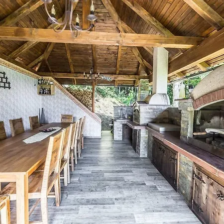 Planina Pod Sumikom בית הארחה